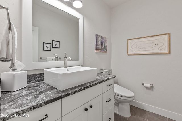 12399 N Meadow Wood Ln, Hayden, ID 83835