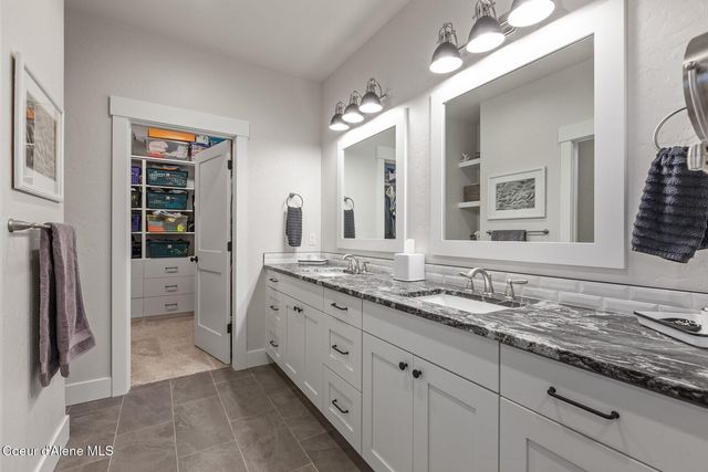 12399 N Meadow Wood Ln, Hayden, ID 83835