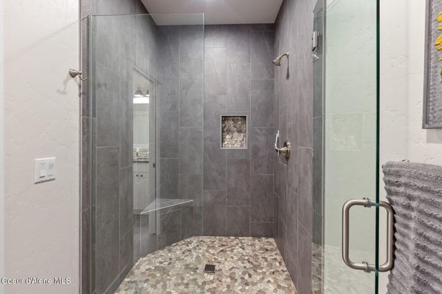 12399 N Meadow Wood Ln, Hayden, ID 83835