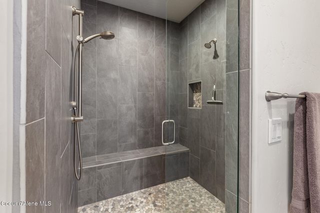 12399 N Meadow Wood Ln, Hayden, ID 83835