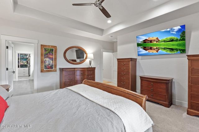 12399 N Meadow Wood Ln, Hayden, ID 83835