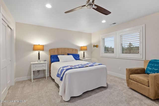 12399 N Meadow Wood Ln, Hayden, ID 83835