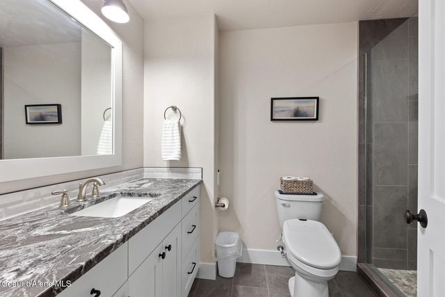 12399 N Meadow Wood Ln, Hayden, ID 83835