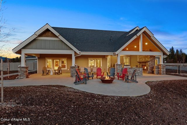 12399 N Meadow Wood Ln, Hayden, ID 83835