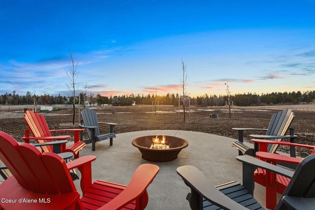 12399 N Meadow Wood Ln, Hayden, ID 83835