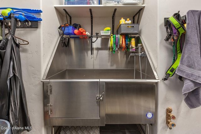 12399 N Meadow Wood Ln, Hayden, ID 83835