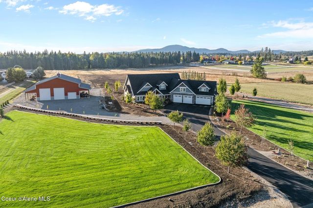 12399 N Meadow Wood Ln, Hayden, ID 83835