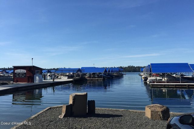 12399 N Meadow Wood Ln, Hayden, ID 83835