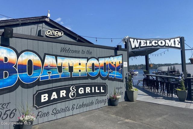 12399 N Meadow Wood Ln, Hayden, ID 83835