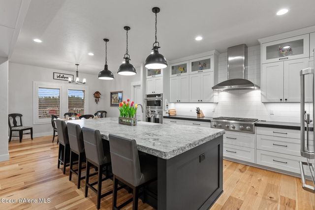 12399 N Meadow Wood Ln, Hayden, ID 83835