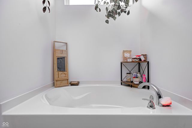 1794 N Clearwater Drive, Greenfield, IN 46140