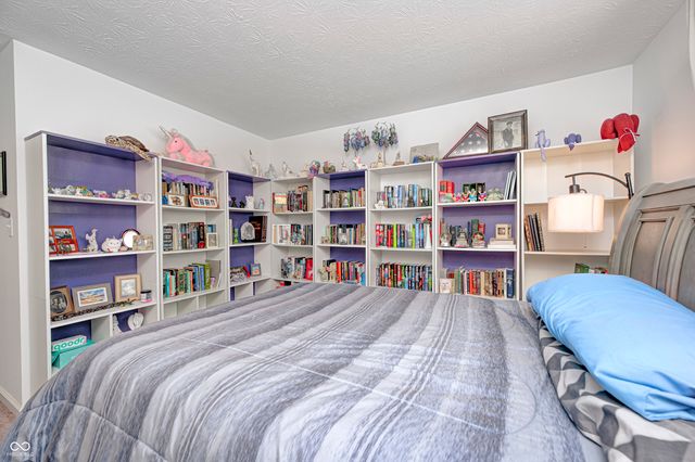 1794 N Clearwater Drive, Greenfield, IN 46140