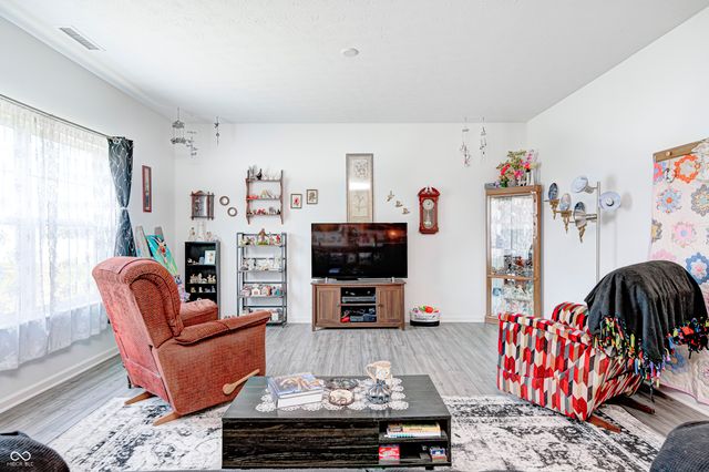 1794 N Clearwater Drive, Greenfield, IN 46140