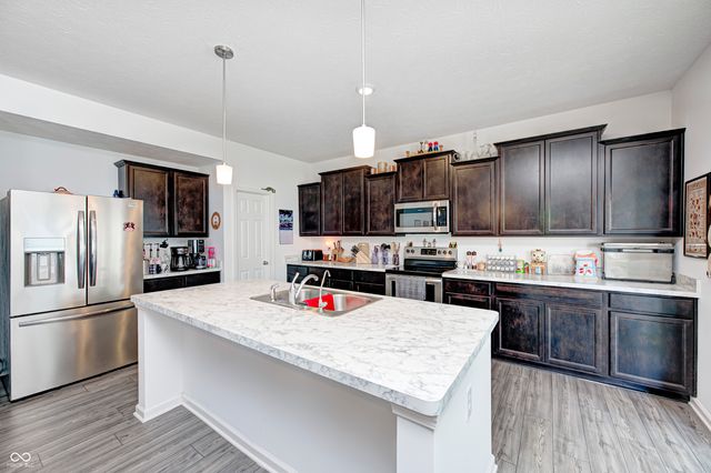 1794 N Clearwater Drive, Greenfield, IN 46140