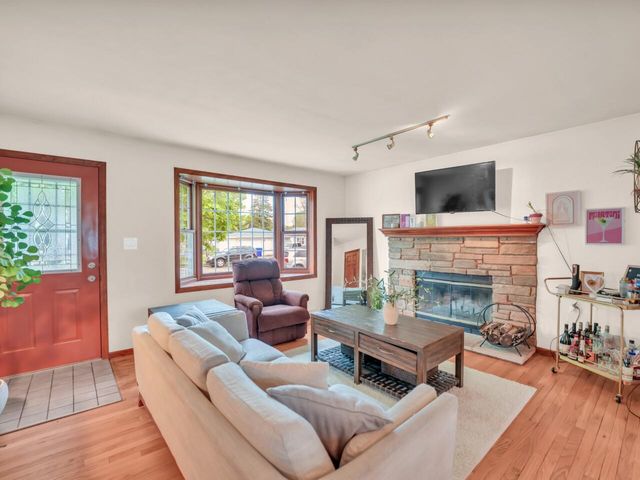 2617 28th STREET, Kenosha, WI 53140