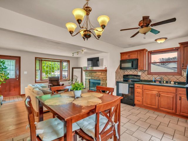 2617 28th STREET, Kenosha, WI 53140