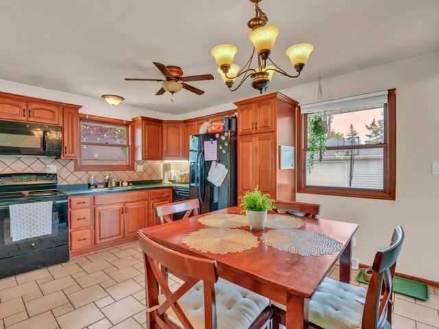 2617 28th STREET, Kenosha, WI 53140