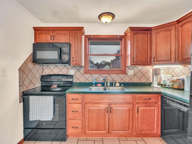 2617 28th STREET, Kenosha, WI 53140