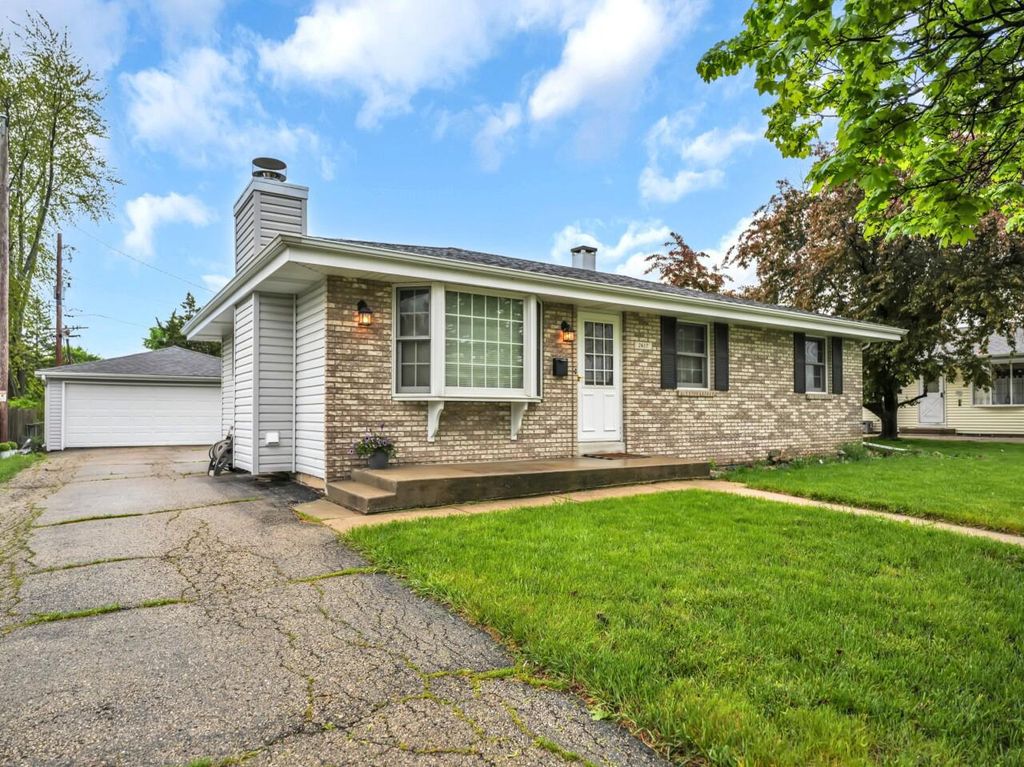 2617 28th STREET, Kenosha, WI 53140