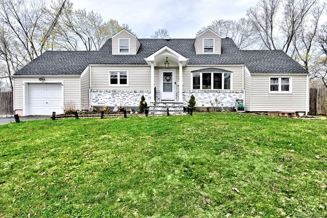 12 Bruce Lane, Kings Park, NY 11754