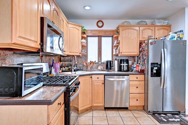 12 Bruce Lane, Kings Park, NY 11754