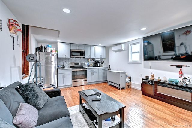 12 Bruce Lane, Kings Park, NY 11754