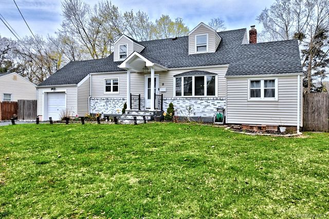 12 Bruce Lane, Kings Park, NY 11754