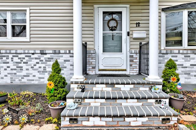 12 Bruce Lane, Kings Park, NY 11754