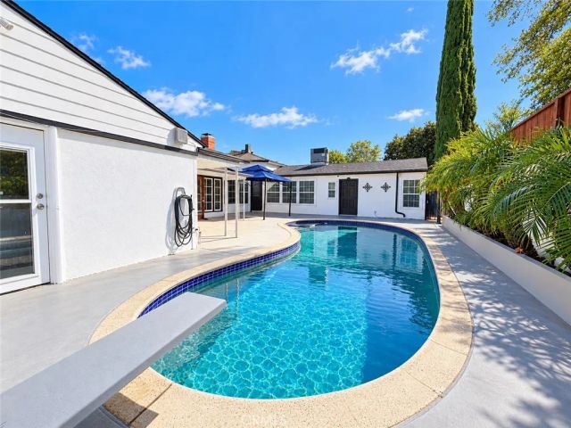 3781 Laurel Canyon, Studio City, CA 91604