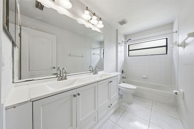 36341 GRAND ISLAND OAKS CIRCLE, Grand Island, FL 32735