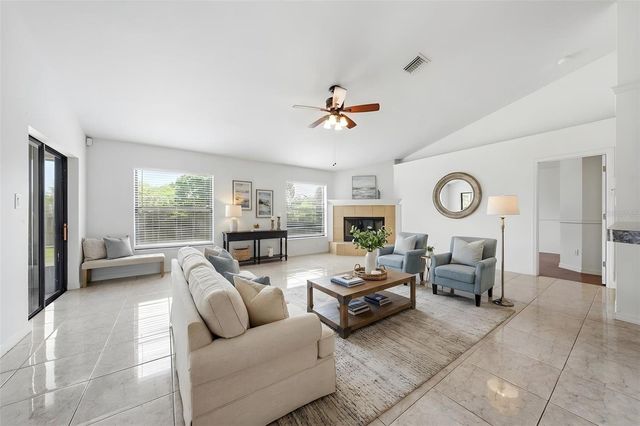 36341 GRAND ISLAND OAKS CIRCLE, Grand Island, FL 32735