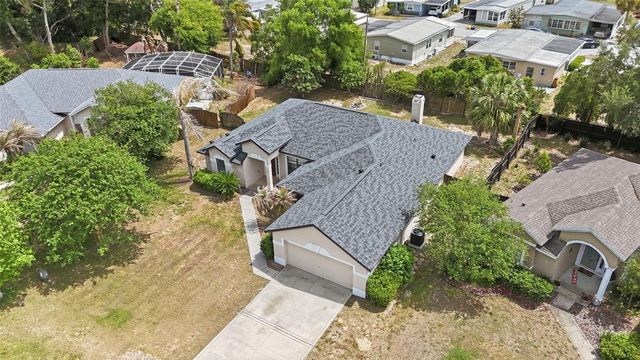 36341 GRAND ISLAND OAKS CIRCLE, Grand Island, FL 32735