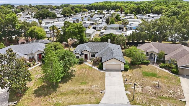 36341 GRAND ISLAND OAKS CIRCLE, Grand Island, FL 32735