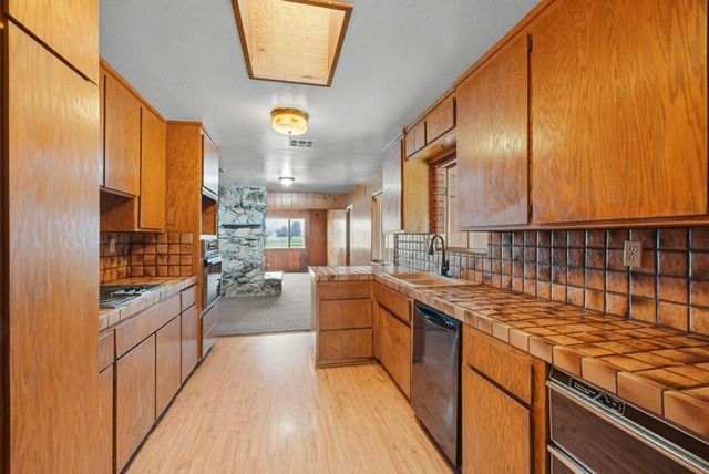 946 6th Street, Livingston, CA 95334