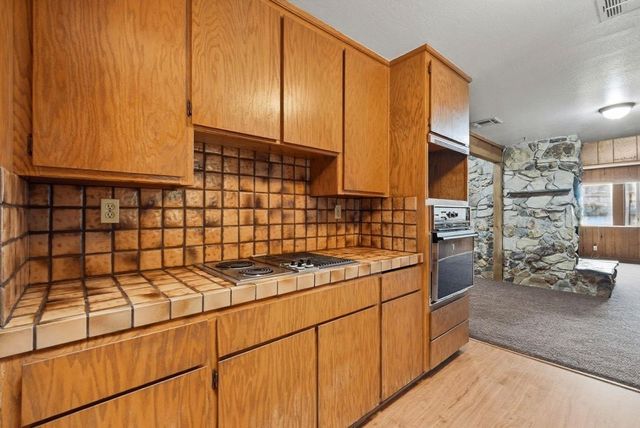 946 6th Street, Livingston, CA 95334