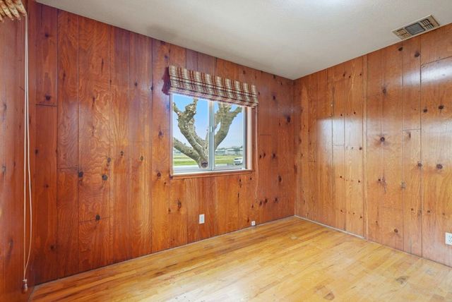 946 6th Street, Livingston, CA 95334