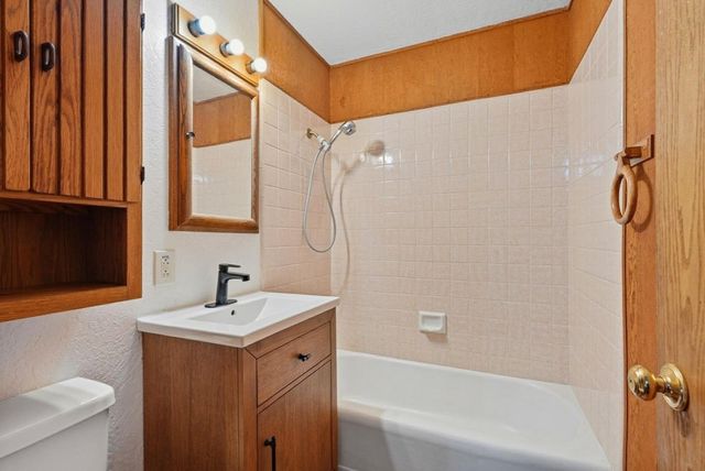 946 6th Street, Livingston, CA 95334