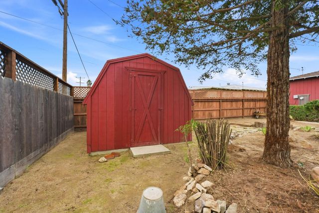 946 6th Street, Livingston, CA 95334
