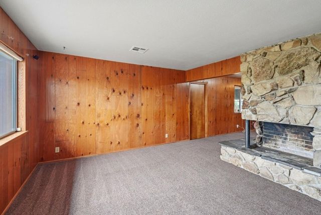 946 6th Street, Livingston, CA 95334