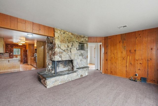 946 6th Street, Livingston, CA 95334