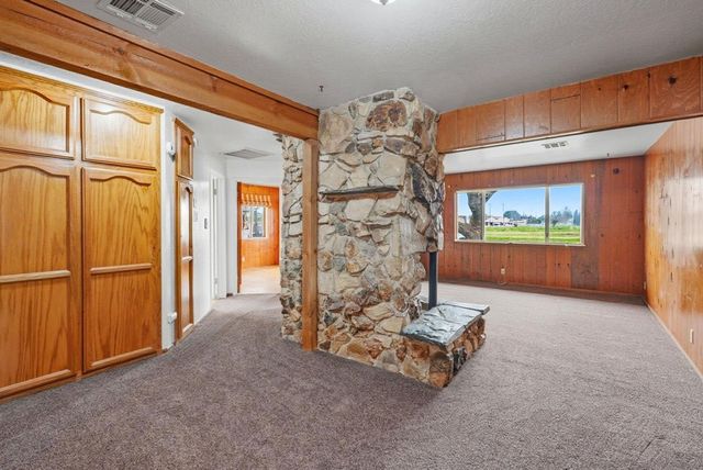 946 6th Street, Livingston, CA 95334