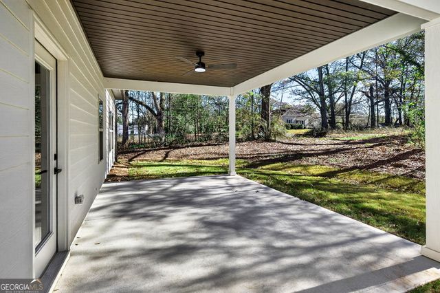 15 Couch Street, Moreland, GA 30259