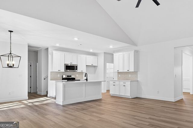 15 Couch Street, Moreland, GA 30259