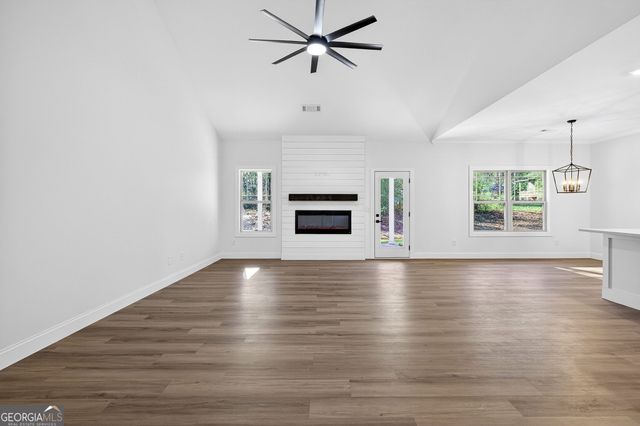 15 Couch Street, Moreland, GA 30259