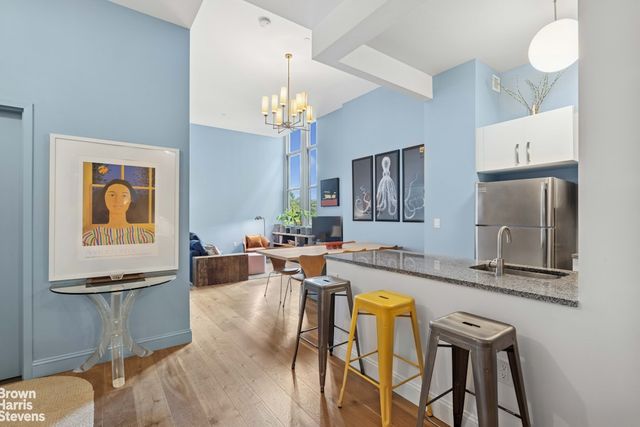 220 W 148th St Apt 4B, New York City, NY 10039