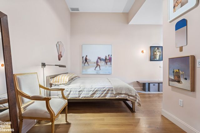 220 W 148th St Apt 4B, New York City, NY 10039