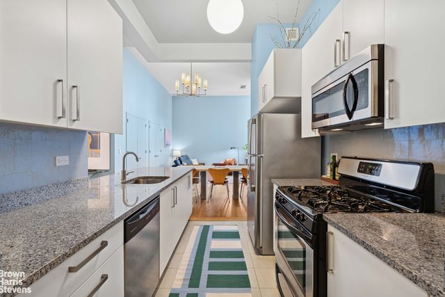 220 W 148th St Apt 4B, New York City, NY 10039