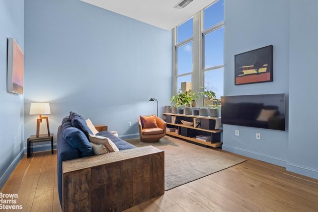 220 W 148th St Apt 4B, New York City, NY 10039