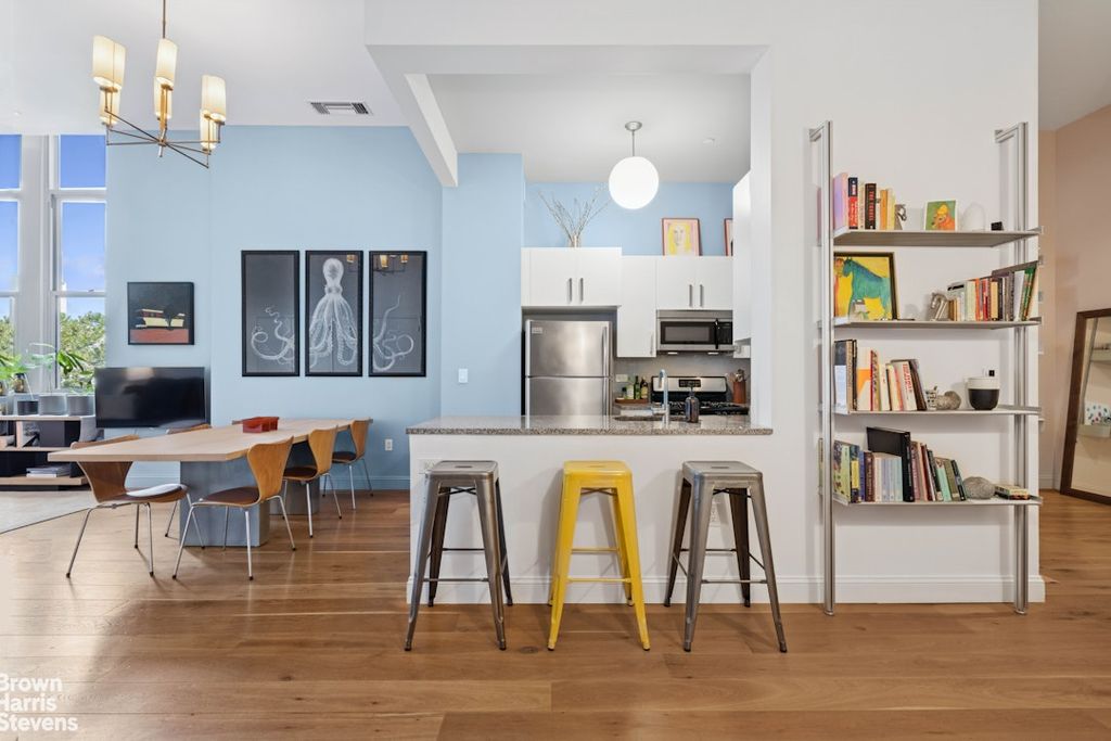 220 W 148th St Apt 4B, New York City, NY 10039