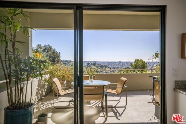 1358 Killarney Avenue, Los Angeles, CA 90065